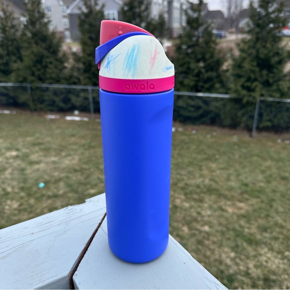 FLAWED Owala | "Teen Spirit" FreeSip Stainless Steel Water Bottle | Size 24oz
